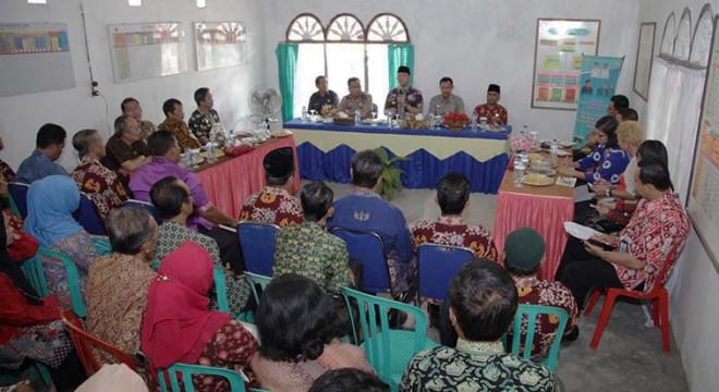 Walikota Jambi, berdialog bersama Ketua RT se Kelurahan Solok Sipin, Kamis kemarin.
